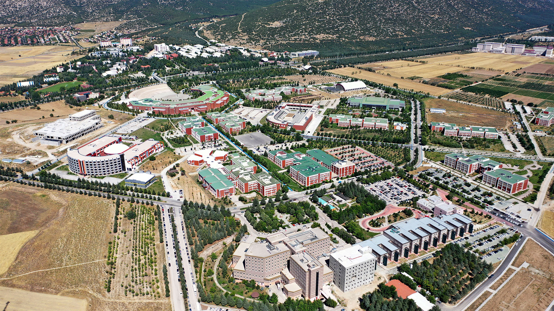 Süleyman Demirel Üniversitesi ‘nde Öğretim Elemanı Alımı: Fırsatı Kaçırmayın, Başvurunuzu Yapın!